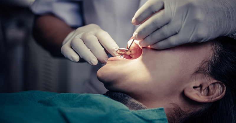 Dental abscess: Symptoms and treatment
