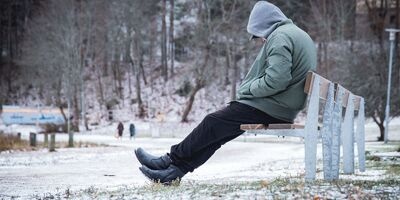 Seasonal Affective Disorder: Symptoms, Treatment and Self-Care